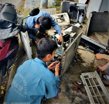 Nhân viên làm việc đảm theo theo quy trình và kỹ thuật chuyên nghiệp