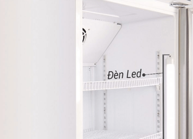 Hệ thống đèn LED hiện đại và tiện nghi bên trong tủ mát.