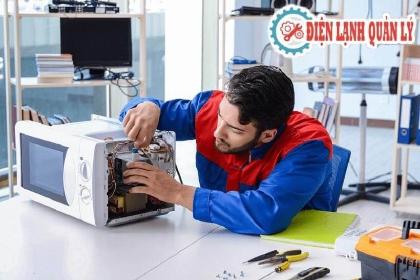 Sửa lò vi sóng Quận 1 theo đúng  quy trình kỹ thuật.