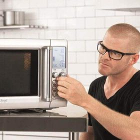 Trung tâm bảo trì vệ sinh lò vi sóng ở Quận 2 đáng tin cậy?