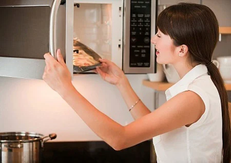 Lò vi sóng là thiết bị cần thiết cho cuộc sống hiện đại