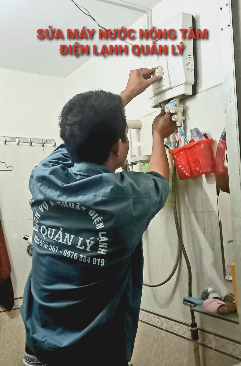 Nhân viên điện lạnh Quản Lý chuyên nghiệp và làm việc nhanh chóng