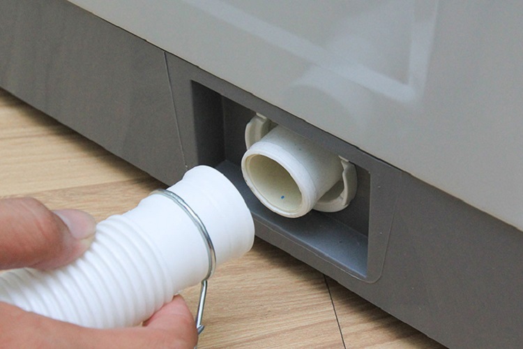 Van xả nước bị hư