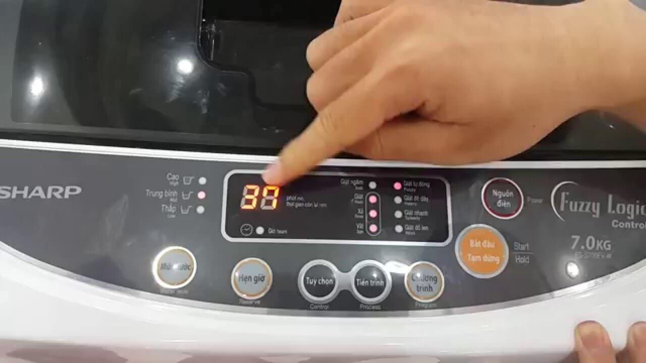 Chế độ tự động vệ sinh lồng giặt hiện đại.