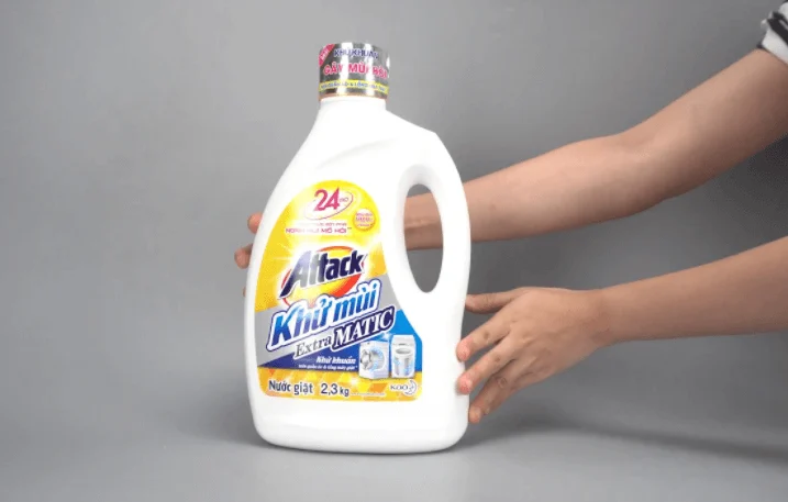 Nước giặt Attack Extra Matic