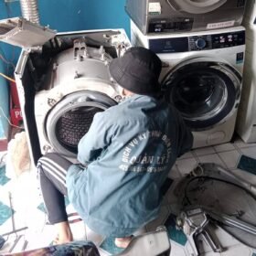 Thợ sửa máy giặt lồng ngang tại Thành Phố Hồ Chí Minh - Điện Lạnh Quản Lý