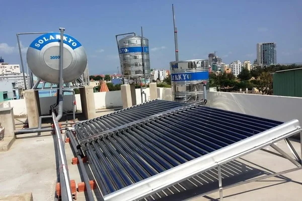 Máy nước nóng năng lượng mặt trời - Điện Lạnh Quản Lý