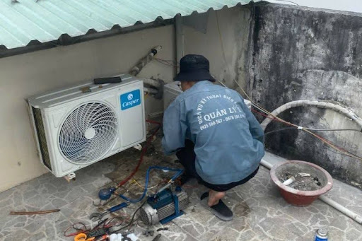 Sửa máy lạnh Bình Thạnh thay thế linh kiện chính hãng, bảo hành dài hạn.